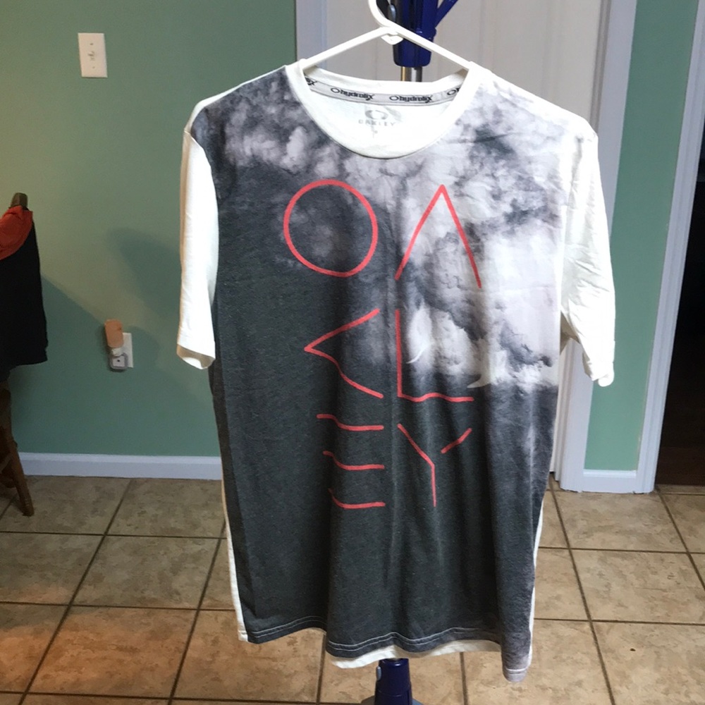 Oakley Hydrolix activewear shirt